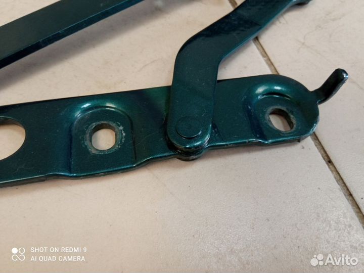 Петля крышки багажника левый BMW E36 cupe