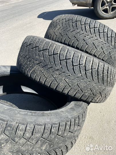 Michelin X-Ice North 4 215/55 R17 98T