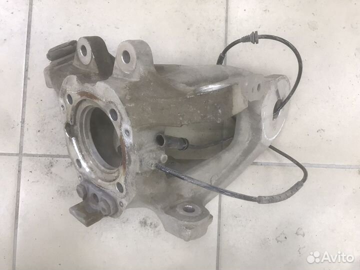 Кулак задний BMW F01 F02 F03 F04