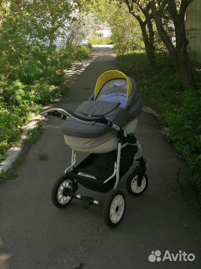 Коляска 2 в 1 Retrus Futuro Lux