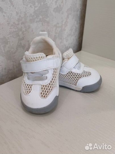 Детские кроссовки 19