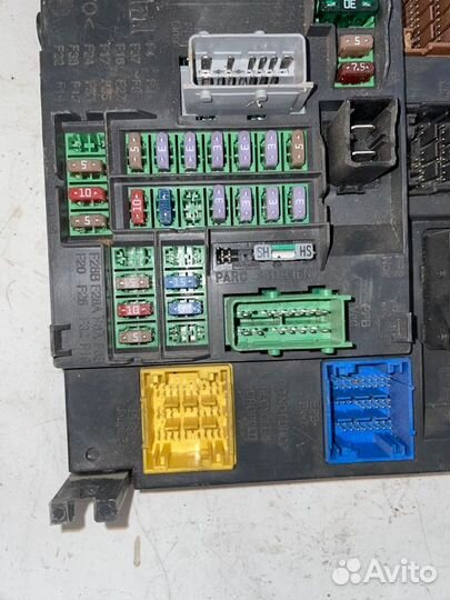 Блок предохранителей Citroen C4 B7