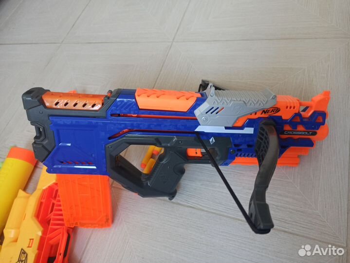 Nerf арбалет Crossbolt и бластер roughcut 2*4