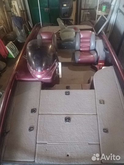 Bass boat triton tr20