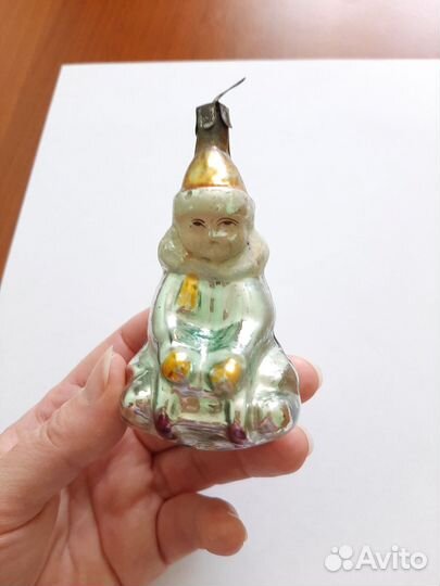 Елочная игрушка ребенок мальчик на санках