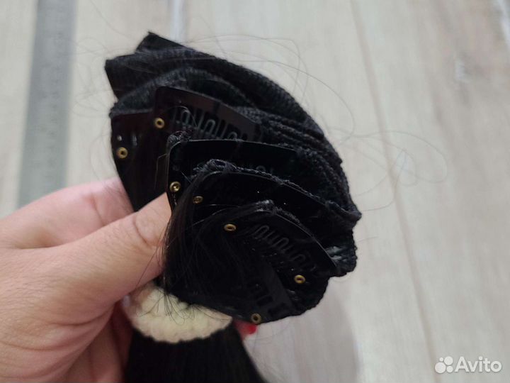 Волосы на заколках