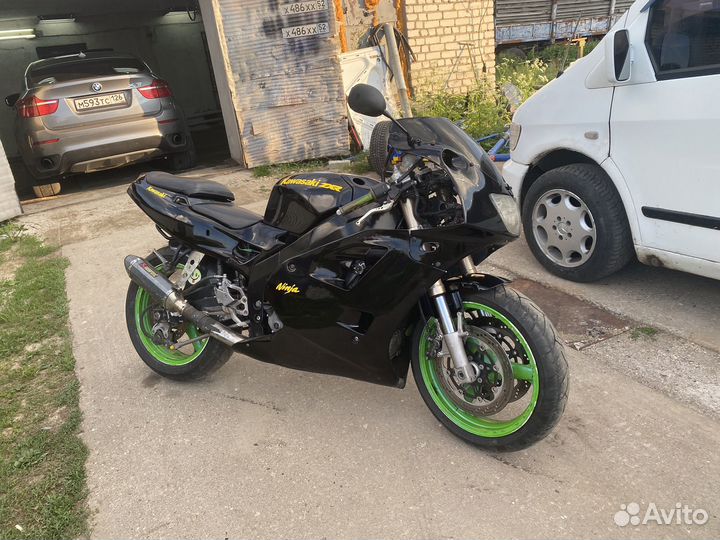 Kawasaki zxr400