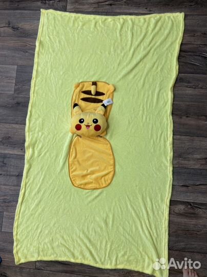 Пикачу с пледом