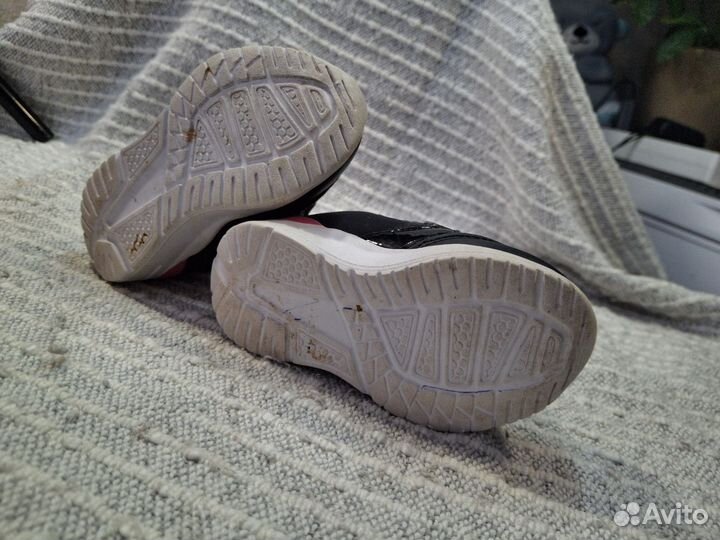 Кроссовки для девочки, 20