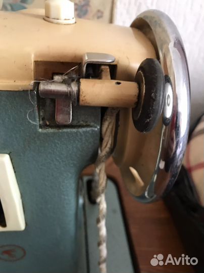 Швейная машина Чайка 2