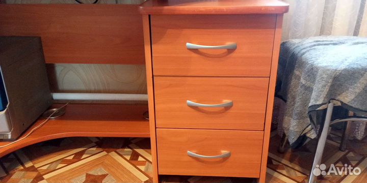 Компьютерный стол