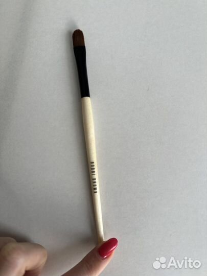 Кисть bobbi brown concealer blending brush