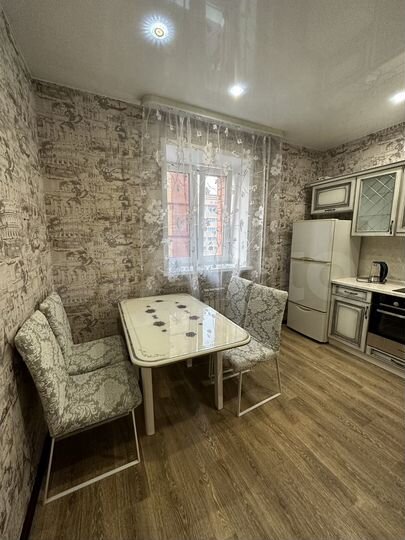 2-к. квартира, 57 м², 6/10 эт.