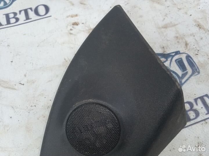 Накладка уголок передней левой двери Opel Astra H рестайлинг (2006—2014)