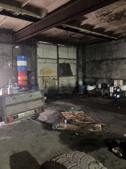 Гараж, > 30 м²