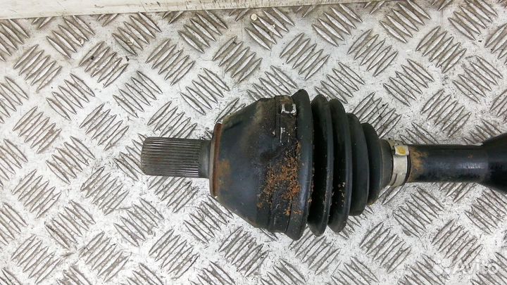 Полуось передняя правая (приводной вал, шрус)