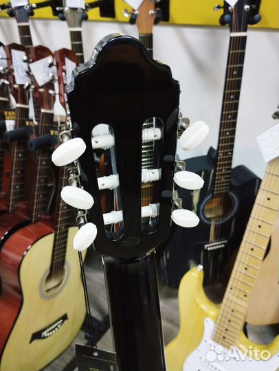 Гитара Valencia с нейлоновыми струнами