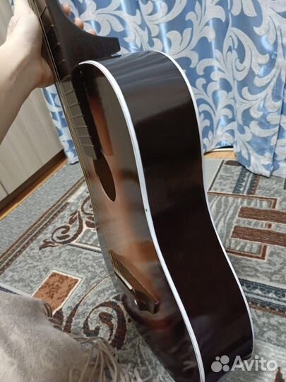 Акустическая гитара