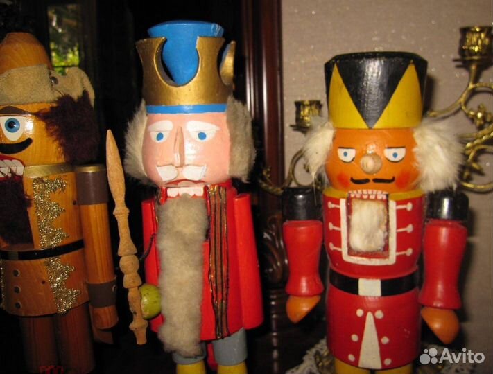 Кукла Щелкунчик. Дерево. Германия Высота 38 см