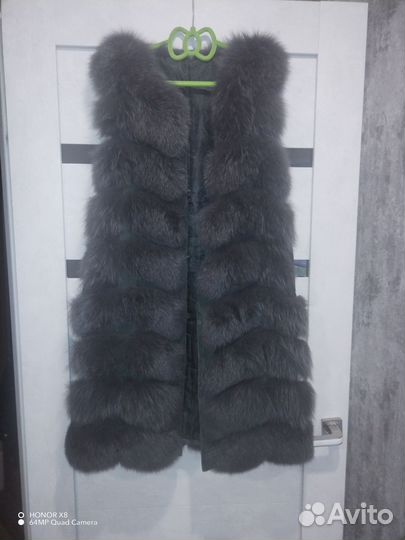 Меховой жилет чернобурки 46-48