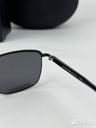 Солнцезащитные очки emporio armani