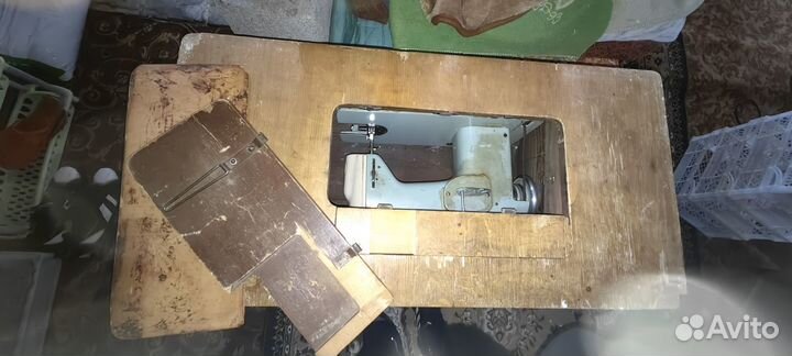 Старая швейная машинка LADA, самовывоз
