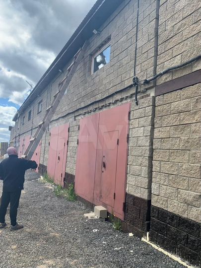 Гараж, > 30 м²