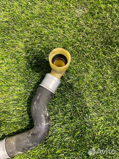 Патрубок охлаждения Ford Mustang 6 S550 рест. 2018