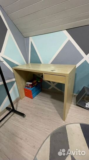 Письменный стол