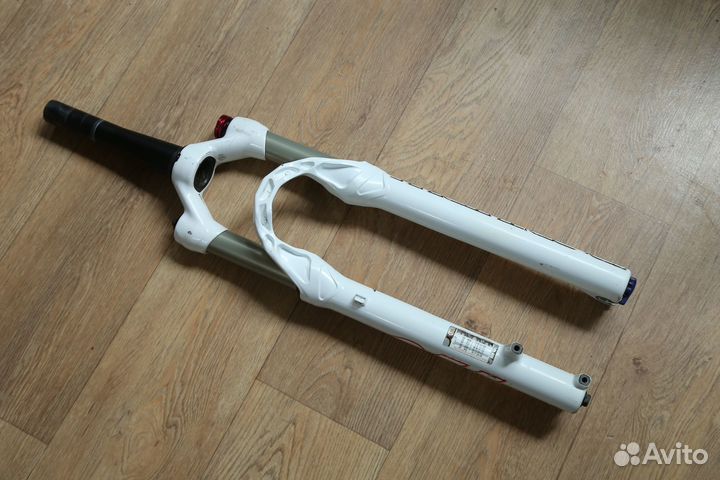 Вилка Manitou Marvel Comp 27.5 воздух Air