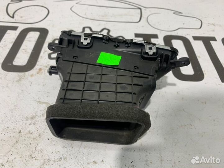 Дефлектор воздуховода левый Kia Ceed JD 2012