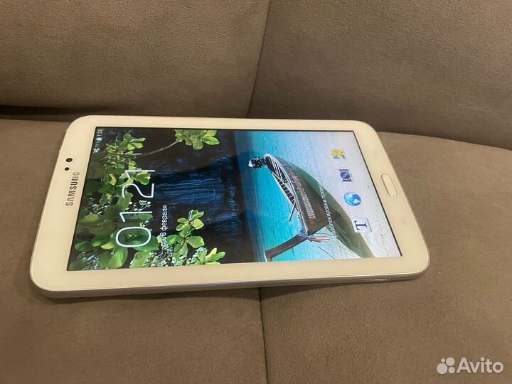 Планшет Samsung Galaxy Tab 3 7.0 SM-T210