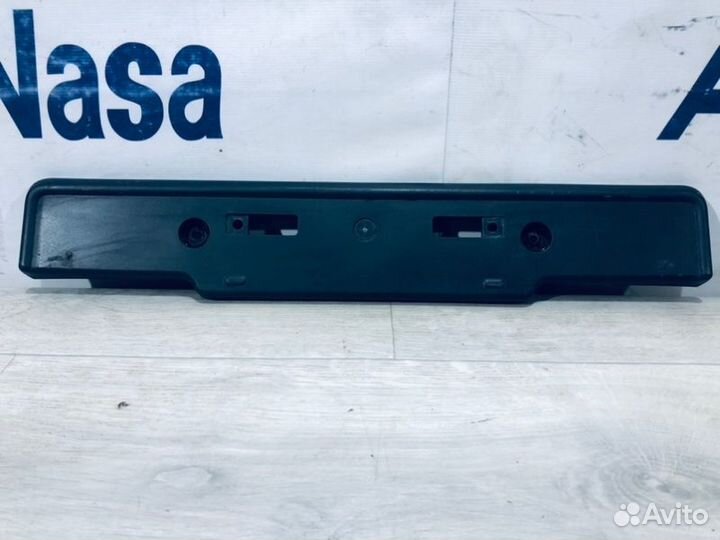 Площадка номерного знака передняя Toyota Land