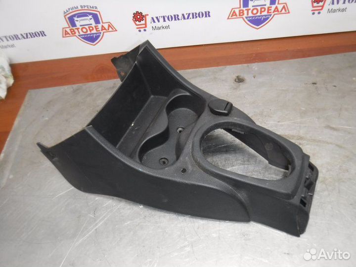 Консоль между сидений Лада Largus cross K4M 2017