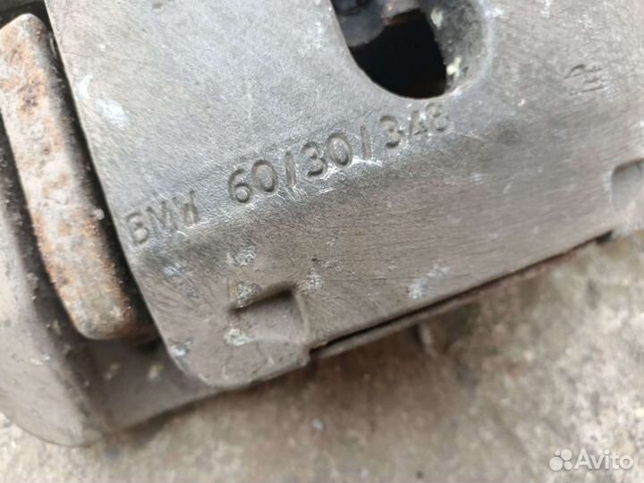 Суппорт тормозной левый передний Bmw 7/ E65