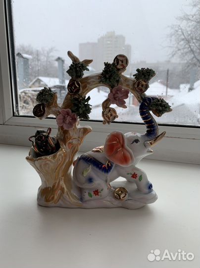 Статуэтка слон фарфоровая