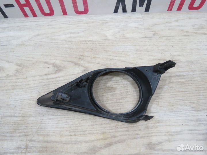 Накладка противотуманной фары Toyota Corolla 150