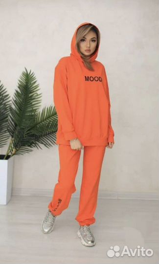 Спортивный костюм женский