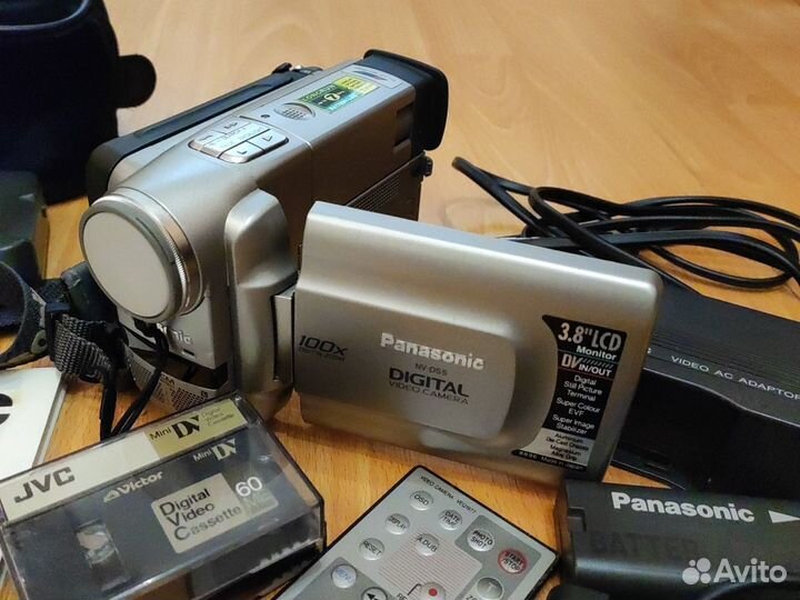 Мини видеокамера Panasonic NV-DS5EN