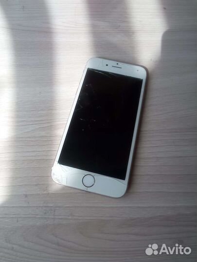 Телефон iPhone 6