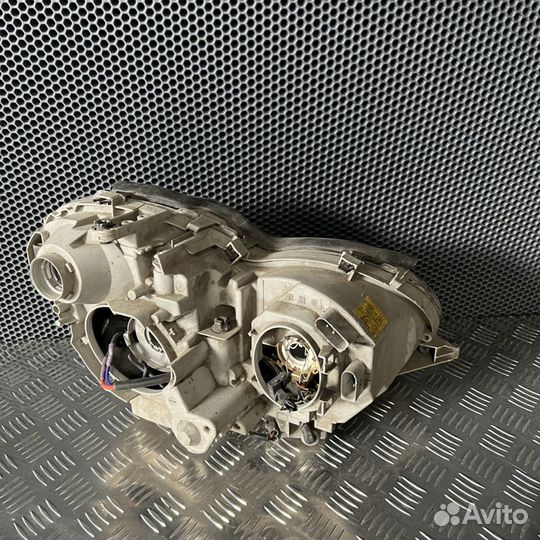 Фара Mercedes-Benz C-класс