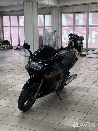 Kawasaki ZZR400-2