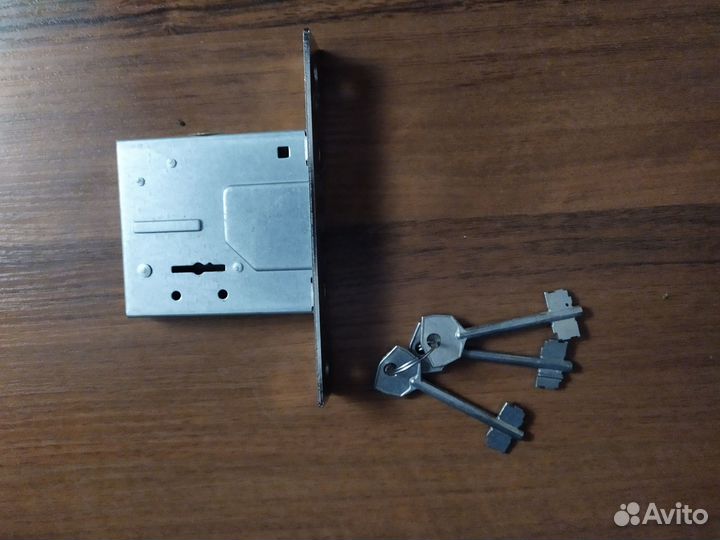 Замок врезной