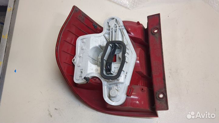 Фонарь (задний) правый Skoda Yeti