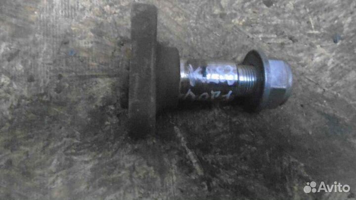 Цапфа задняя Renault Logan 1.4 2006