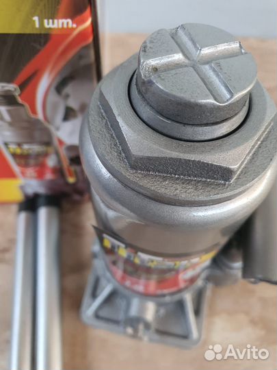 Домкрат 10 тонн Экипировка