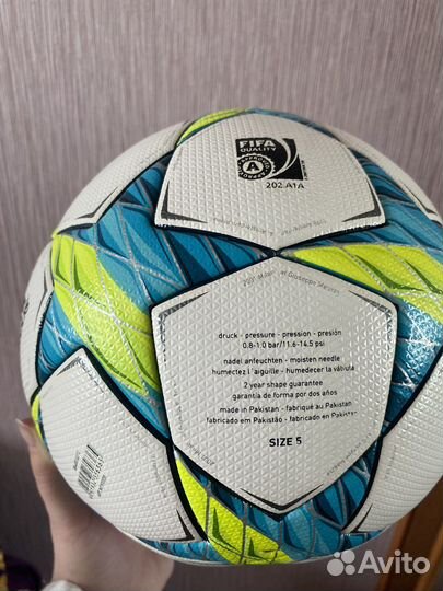 Футбольный мяч adidas munich final 2012