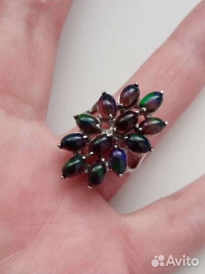 Кольцо с черными опалами