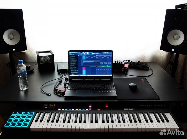 Студия звукозаписи / Песни под ключ, Дистрибуция