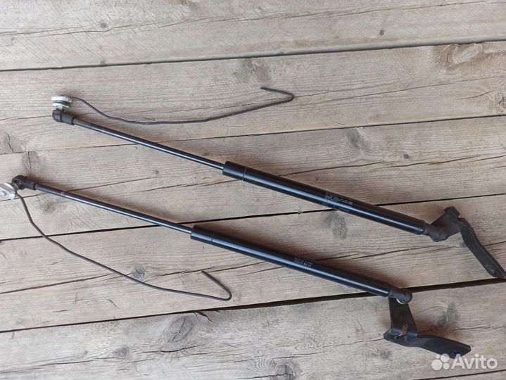 Газовые упоры капота